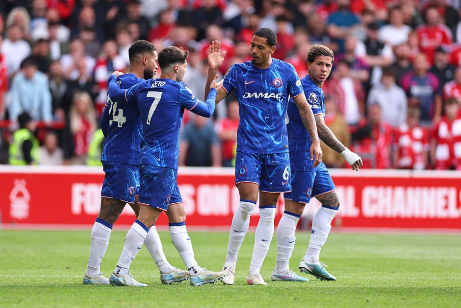 她调休她同事就没法调休，工资是单位发的，所以单位不给她调休有问题吗？还有她已经辞职了，全职马拉松了！